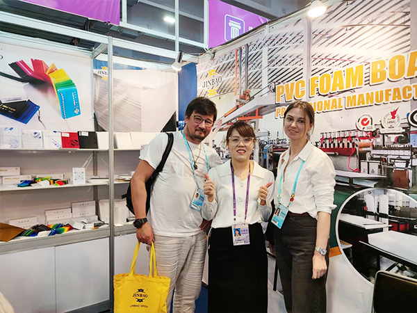 معرض الصين-الاستيراد والتصدير-جينباو-أكريليك-pvc-8