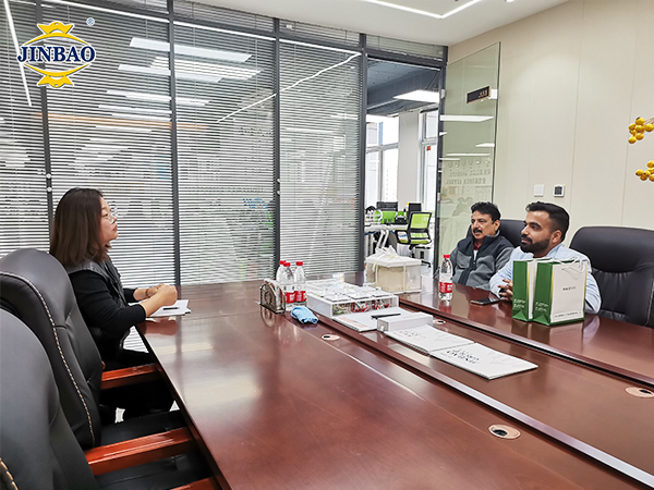 معرض-الصين-للاستيراد-والتصدير-جينباو-أكريليك-pvc-25