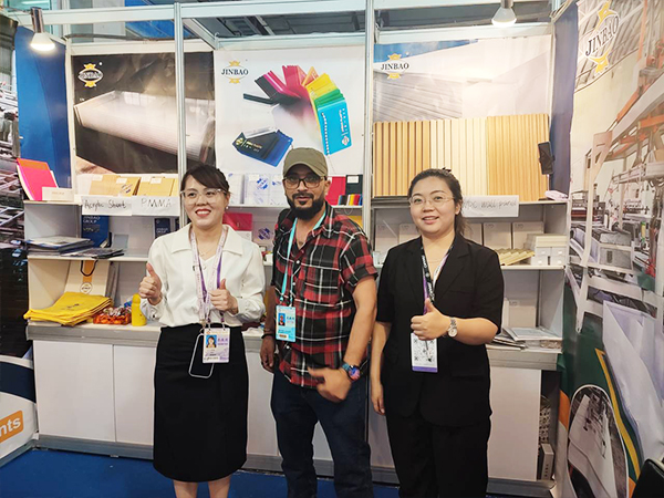 معرض الصين-الاستيراد والتصدير-جينباو-أكريليك-pvc-6