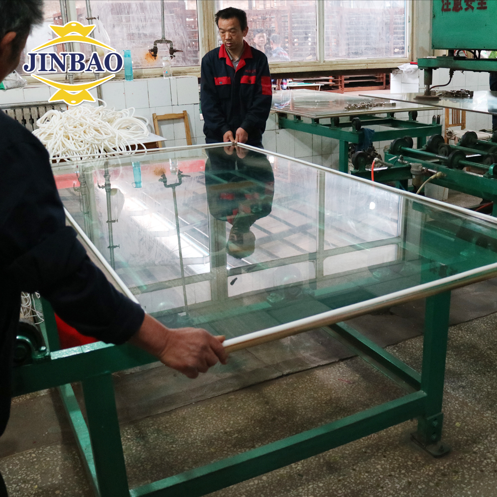 لماذا تكون صفائح الأكريليك المصبوب أقوى من تلك المبثوقة؟