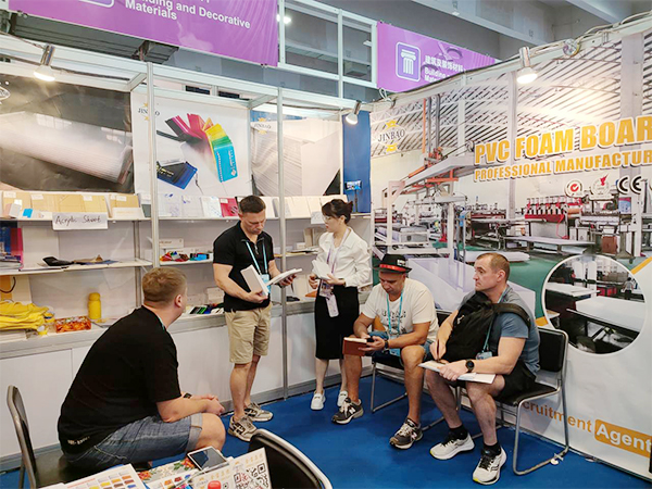 معرض الصين-الاستيراد والتصدير-جينباو-أكريليك-pvc-2