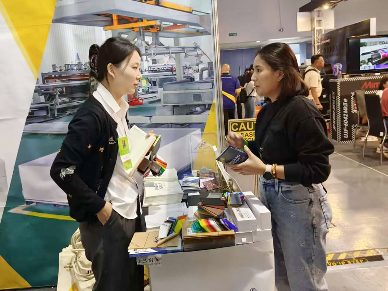 معرض الجرافيك الفلبين 2024 (4)