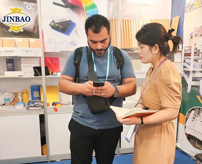 معرض الصين للاستيراد والتصدير 2023.2